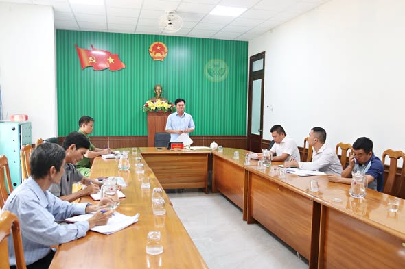 UBND xã Krông Ana tổ chức họp với các hộ dân vi phạm quy định về hành lang an toàn giao thông đường bộ, trật tự xây dựng trên địa bàn xã Krông Ana năm 2026